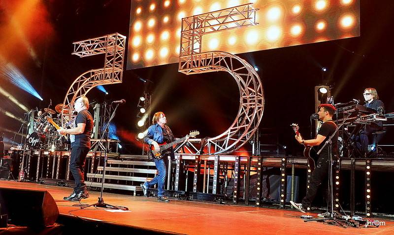 Olympic oslavil 55 let v O2 areně se spoustou hostů: Přišli Richard Krajčo, Petra Janů i Michal Malátný