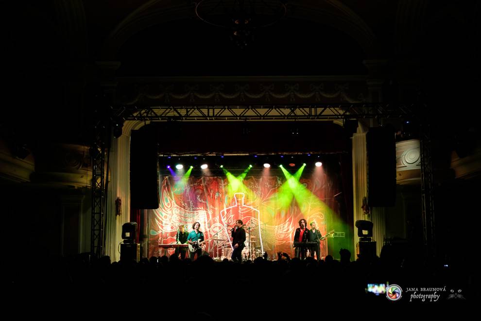 Jiří Macháček opět končil s hulením. Mig 21 ve vyprodaném Pekle v Plzni předvedli další nezapomenutelný koncert