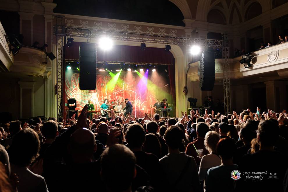 Jiří Macháček opět končil s hulením. Mig 21 ve vyprodaném Pekle v Plzni předvedli další nezapomenutelný koncert