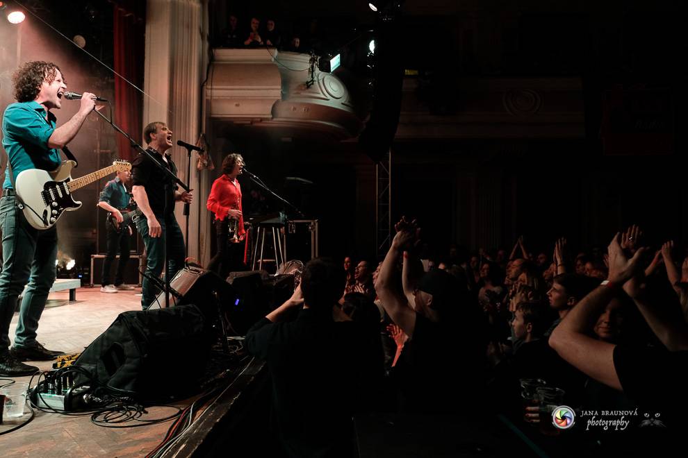 Jiří Macháček opět končil s hulením. Mig 21 ve vyprodaném Pekle v Plzni předvedli další nezapomenutelný koncert