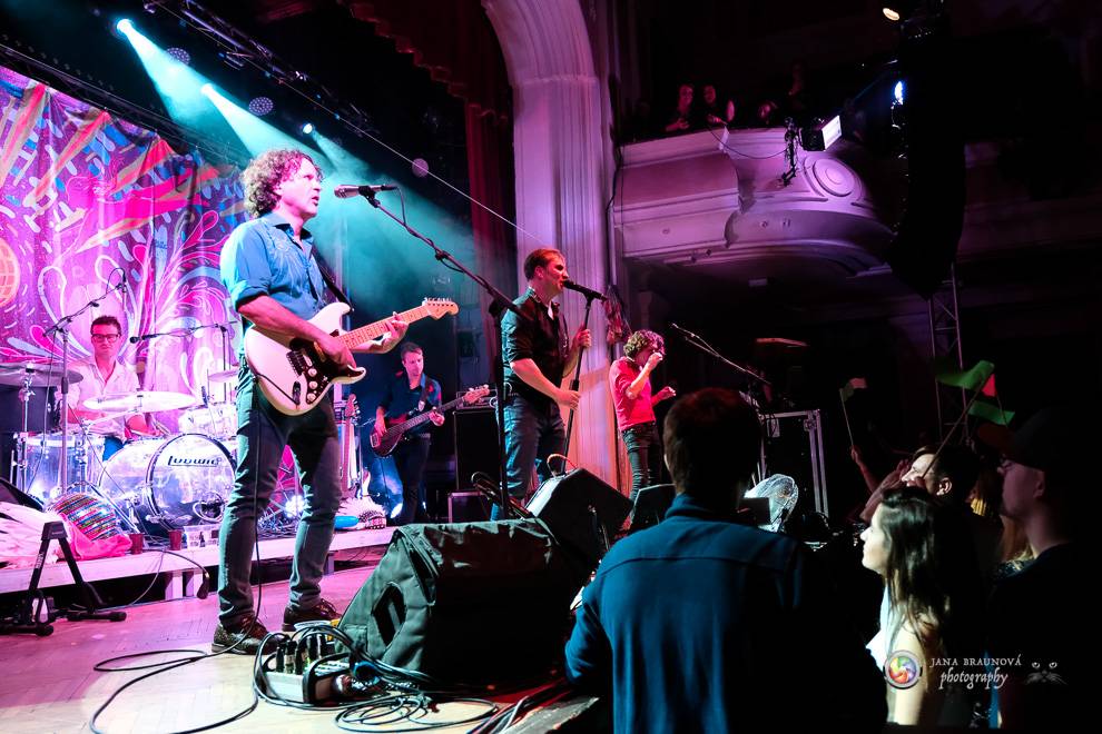 Jiří Macháček opět končil s hulením. Mig 21 ve vyprodaném Pekle v Plzni předvedli další nezapomenutelný koncert