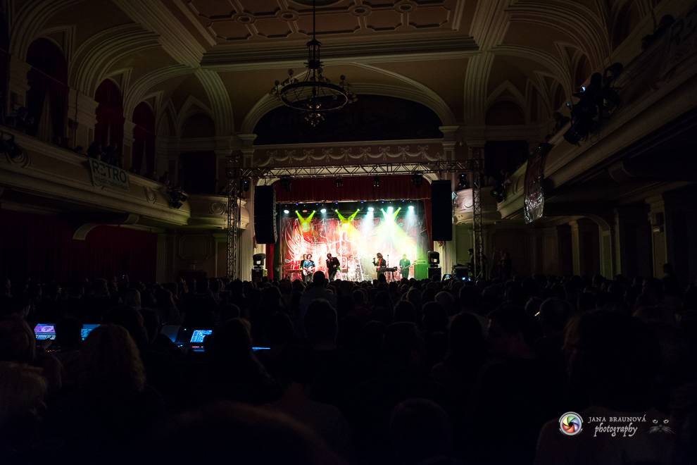 Jiří Macháček opět končil s hulením. Mig 21 ve vyprodaném Pekle v Plzni předvedli další nezapomenutelný koncert