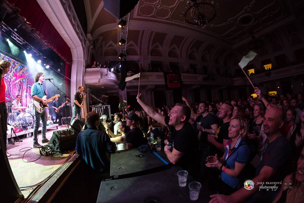 Jiří Macháček opět končil s hulením. Mig 21 ve vyprodaném Pekle v Plzni předvedli další nezapomenutelný koncert