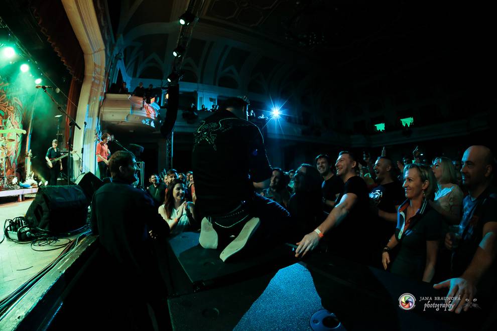 Jiří Macháček opět končil s hulením. Mig 21 ve vyprodaném Pekle v Plzni předvedli další nezapomenutelný koncert