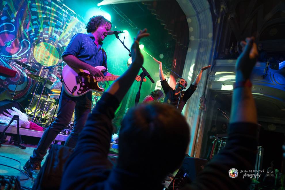 Jiří Macháček opět končil s hulením. Mig 21 ve vyprodaném Pekle v Plzni předvedli další nezapomenutelný koncert