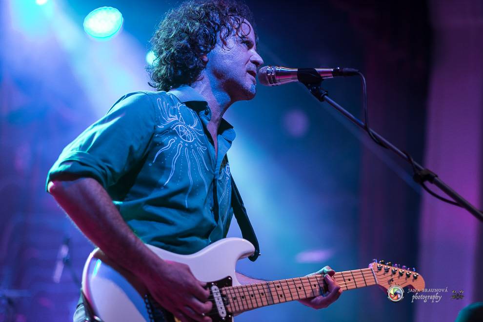 Jiří Macháček opět končil s hulením. Mig 21 ve vyprodaném Pekle v Plzni předvedli další nezapomenutelný koncert