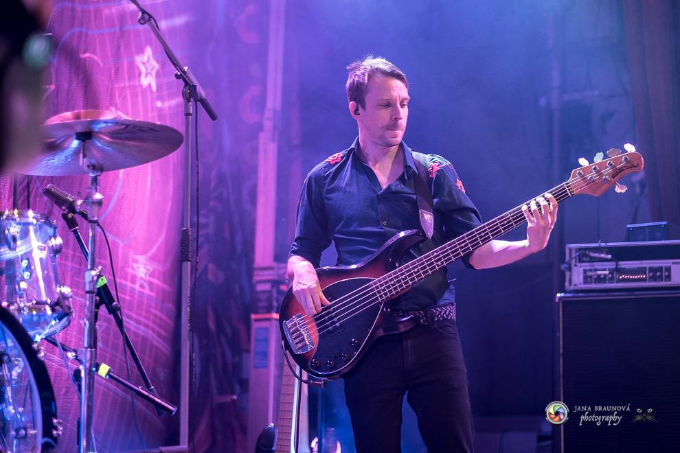 Jiří Macháček opět končil s hulením. Mig 21 ve vyprodaném Pekle v Plzni předvedli další nezapomenutelný koncert