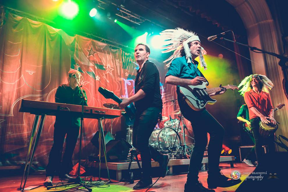 Jiří Macháček opět končil s hulením. Mig 21 ve vyprodaném Pekle v Plzni předvedli další nezapomenutelný koncert