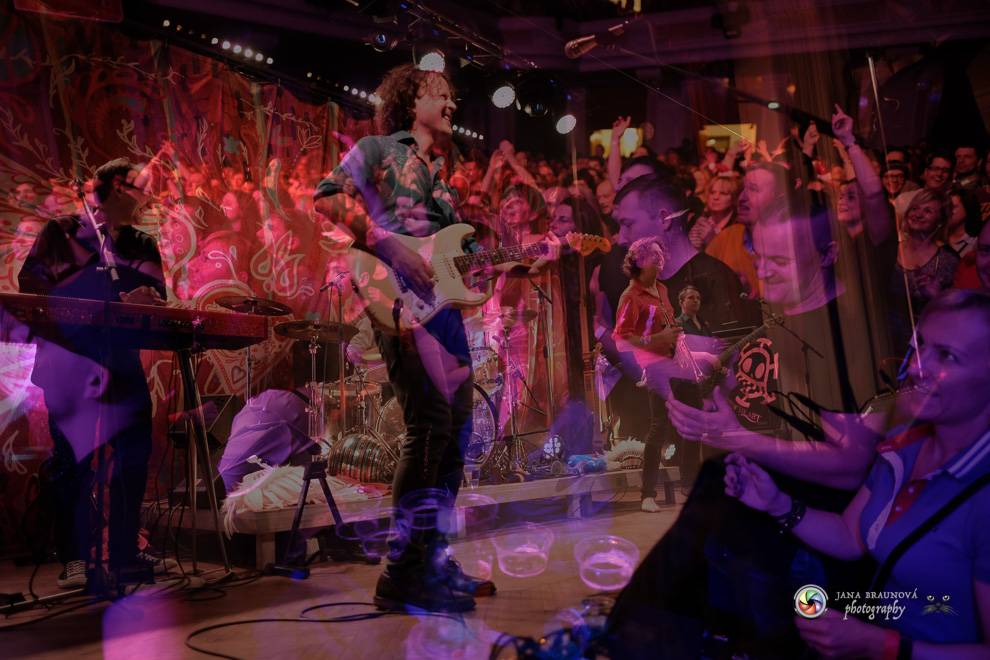 Jiří Macháček opět končil s hulením. Mig 21 ve vyprodaném Pekle v Plzni předvedli další nezapomenutelný koncert