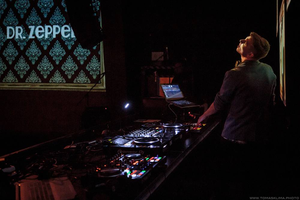 Stylová party Electro Swing Fever roztančila Roxy