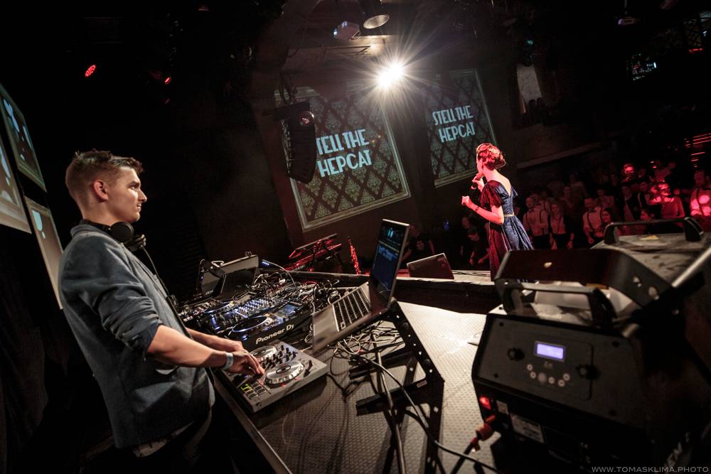 Stylová party Electro Swing Fever roztančila Roxy