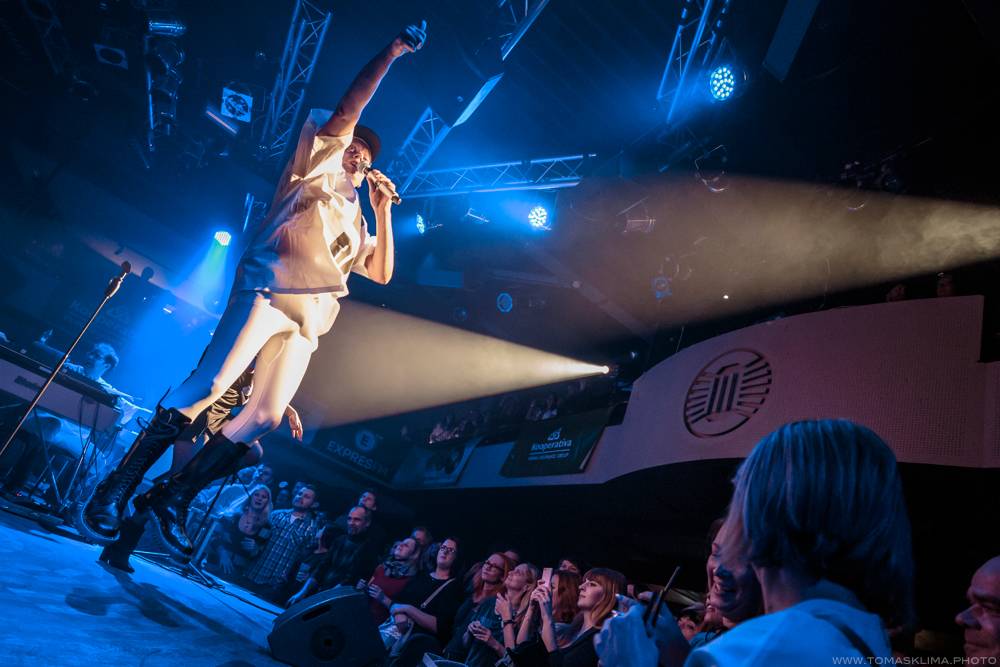 Předvánoční Monkey Business roztančili Lucerna Music Bar hned napoprvé