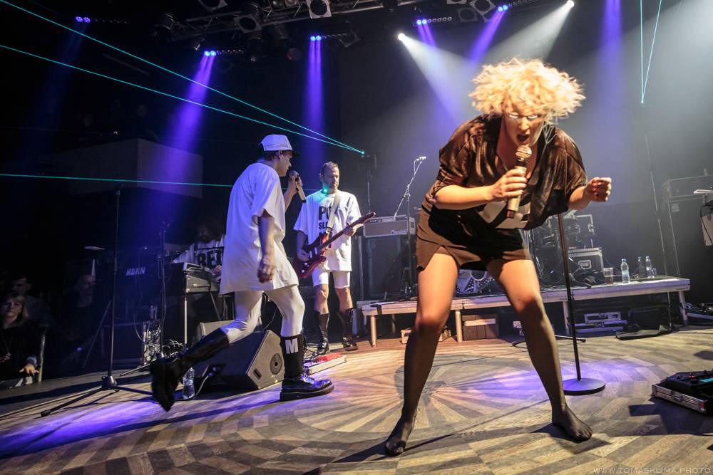 Předvánoční Monkey Business roztančili Lucerna Music Bar hned napoprvé