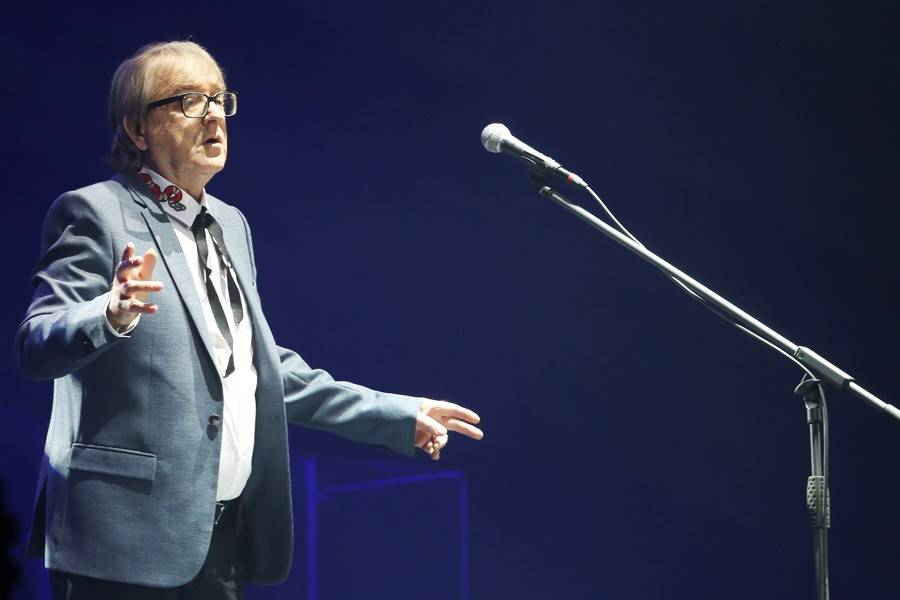 Miro Žbirka zařídil v Bratislavě předčasné Vánoce. S sebou měl Lenku Filipovou, Marthu nebo Jaroslava Svěceného