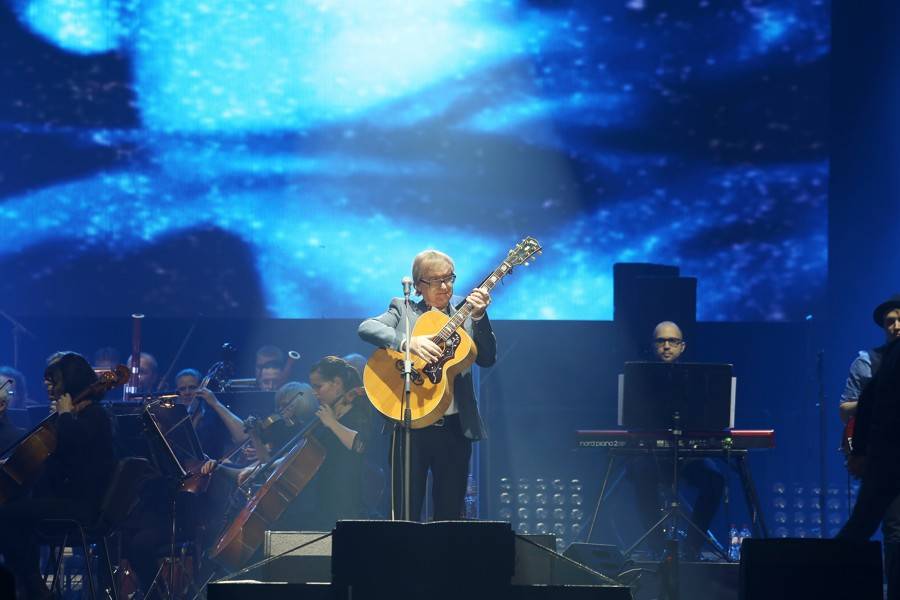 Miro Žbirka zařídil v Bratislavě předčasné Vánoce. S sebou měl Lenku Filipovou, Marthu nebo Jaroslava Svěceného