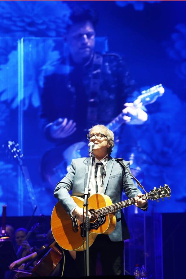 Miro Žbirka zařídil v Bratislavě předčasné Vánoce. S sebou měl Lenku Filipovou, Marthu nebo Jaroslava Svěceného