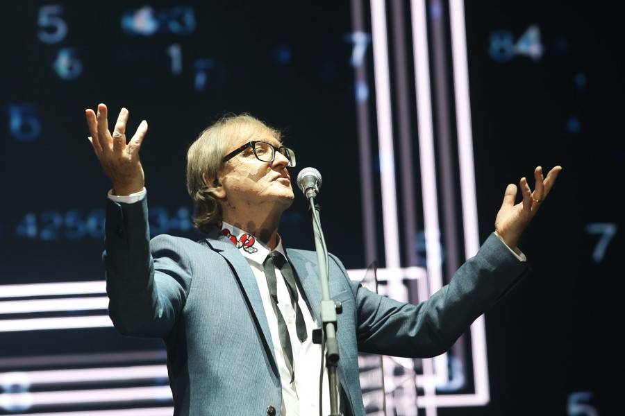 Miro Žbirka zařídil v Bratislavě předčasné Vánoce. S sebou měl Lenku Filipovou, Marthu nebo Jaroslava Svěceného