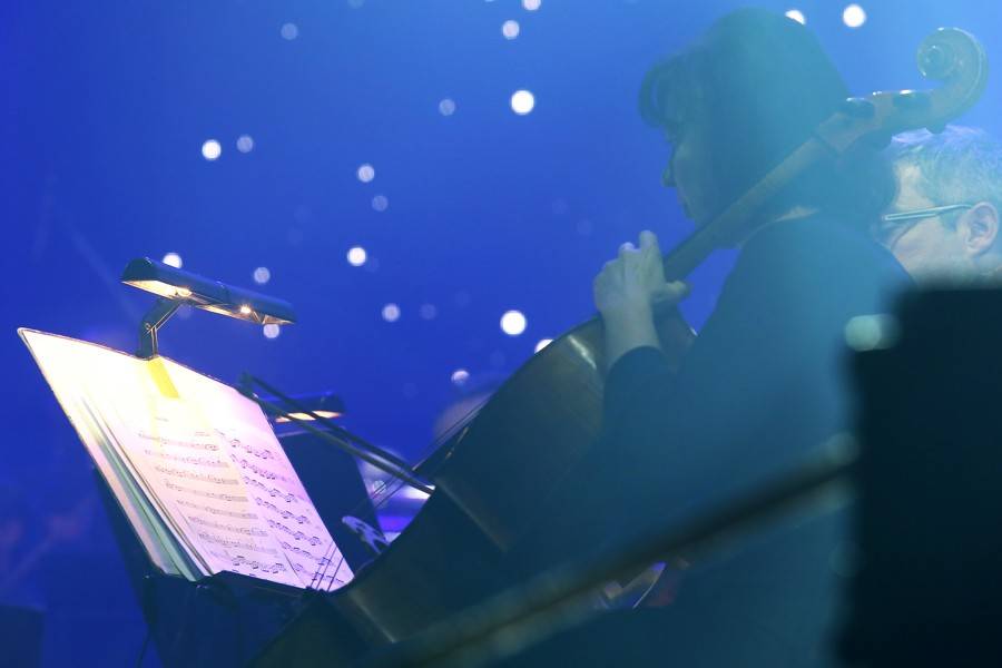 Miro Žbirka zařídil v Bratislavě předčasné Vánoce. S sebou měl Lenku Filipovou, Marthu nebo Jaroslava Svěceného