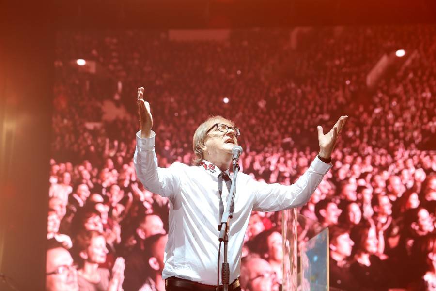 Miro Žbirka zařídil v Bratislavě předčasné Vánoce. S sebou měl Lenku Filipovou, Marthu nebo Jaroslava Svěceného