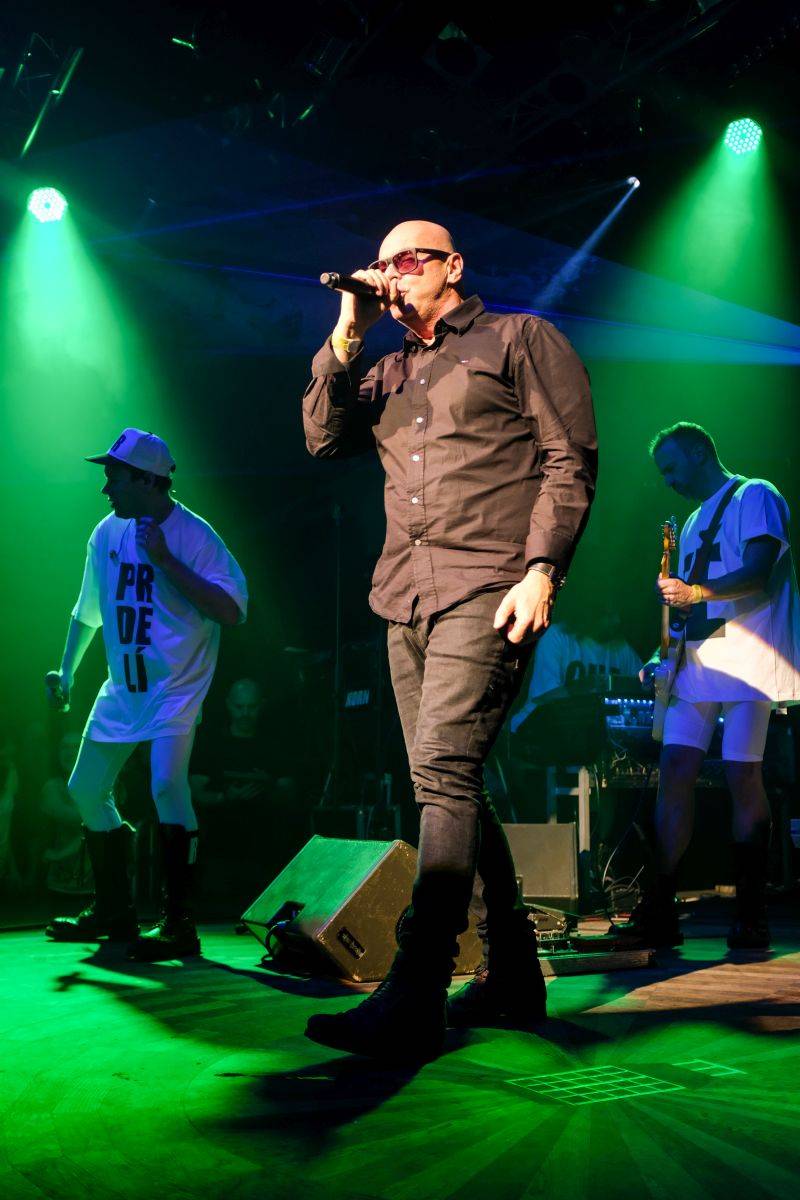 Monkey Business odehráli svou show v Lucerna Music Baru na Maximum Power