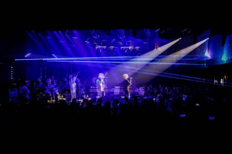 Monkey Business odehráli svou show v Lucerna Music Baru na Maximum Power