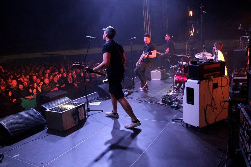 Horkýže Slíže oslavili v Malé sportovní hale 25 let, popřáli jim zakázanÝovoce i Mean Messiah