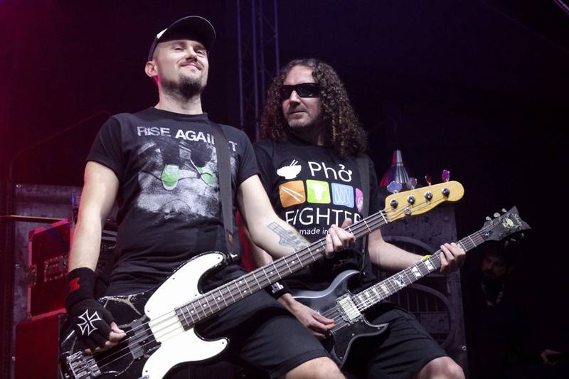 Horkýže Slíže oslavili v Malé sportovní hale 25 let, popřáli jim zakázanÝovoce i Mean Messiah