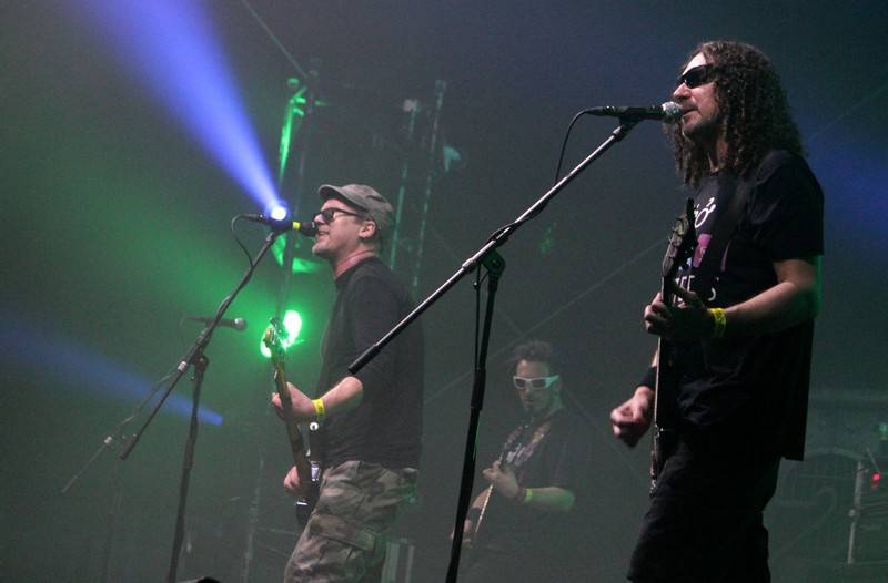 Horkýže Slíže oslavili v Malé sportovní hale 25 let, popřáli jim zakázanÝovoce i Mean Messiah