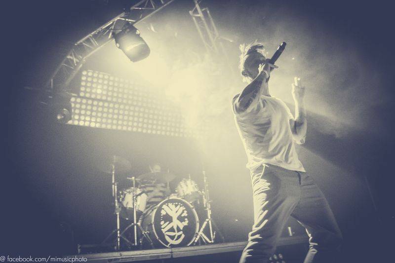 Skyline roztančili vyprodaný klub Roxy svým tradičním vánočním koncertem