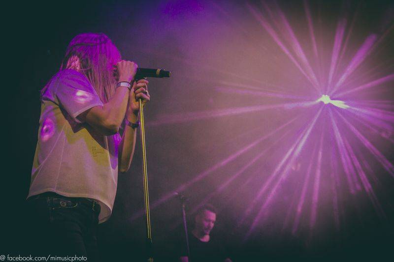 Skyline roztančili vyprodaný klub Roxy svým tradičním vánočním koncertem