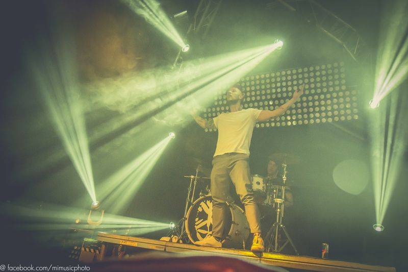 Skyline roztančili vyprodaný klub Roxy svým tradičním vánočním koncertem