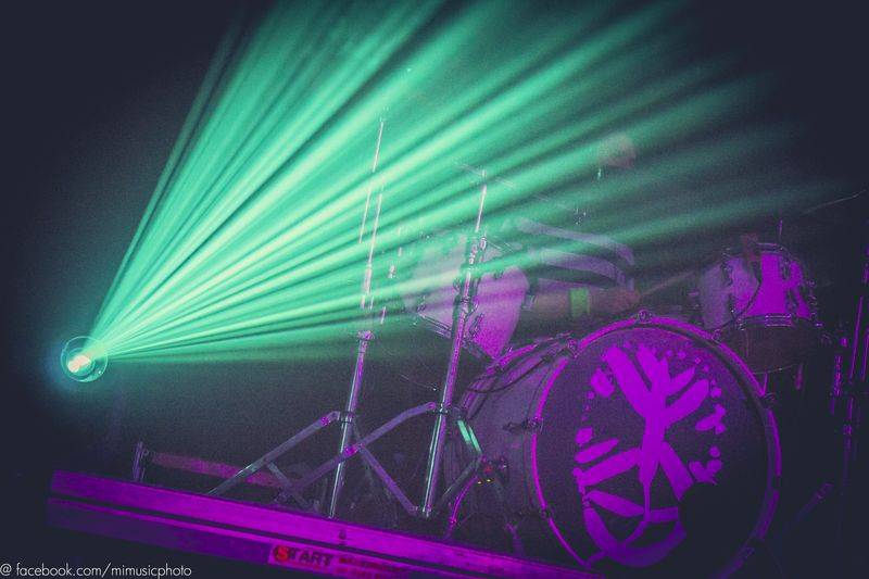 Skyline roztančili vyprodaný klub Roxy svým tradičním vánočním koncertem