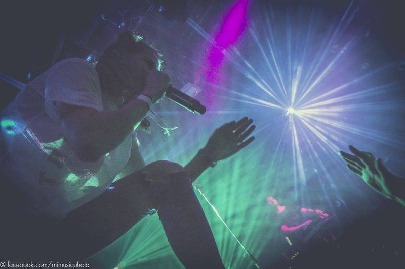 Skyline roztančili vyprodaný klub Roxy svým tradičním vánočním koncertem