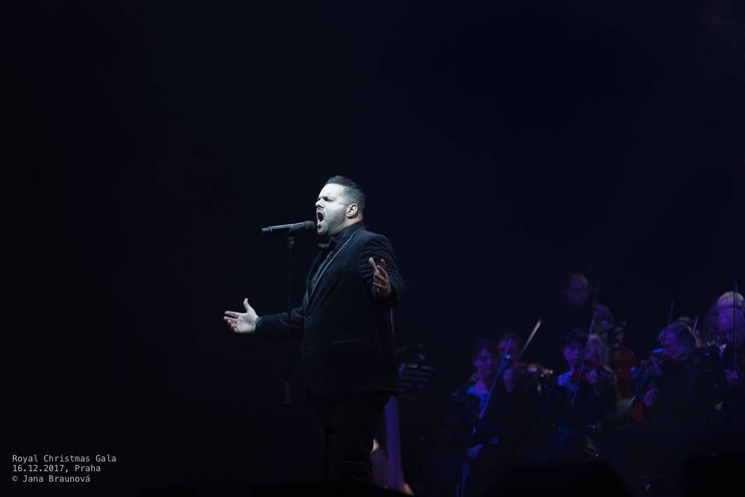 Sarah Brightman vystoupila v rámci vánočního turné s Gregorian v pražské Tipsport aréně