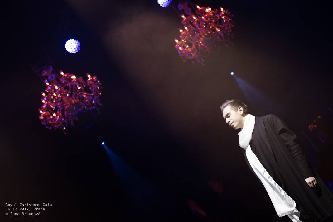 Sarah Brightman vystoupila v rámci vánočního turné s Gregorian v pražské Tipsport aréně