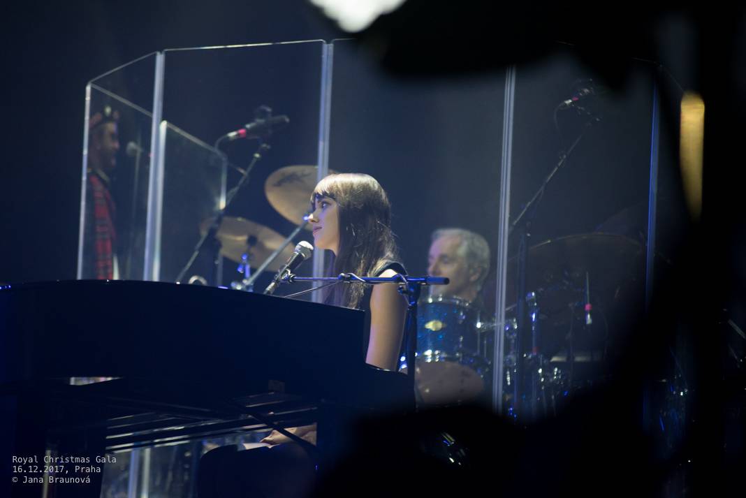 Sarah Brightman vystoupila v rámci vánočního turné s Gregorian v pražské Tipsport aréně