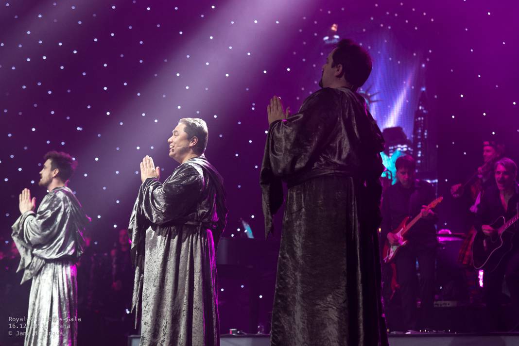 Sarah Brightman vystoupila v rámci vánočního turné s Gregorian v pražské Tipsport aréně