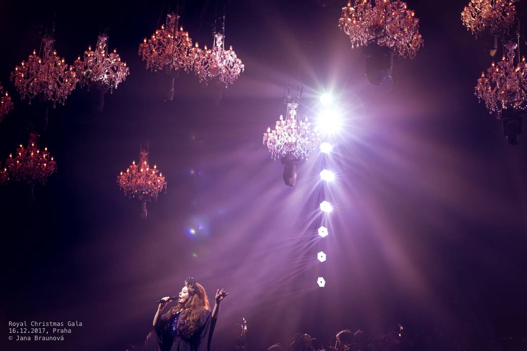 Sarah Brightman vystoupila v rámci vánočního turné s Gregorian v pražské Tipsport aréně
