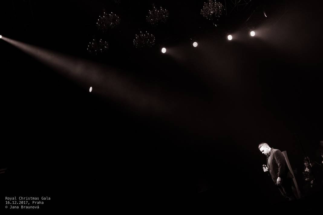 Sarah Brightman vystoupila v rámci vánočního turné s Gregorian v pražské Tipsport aréně