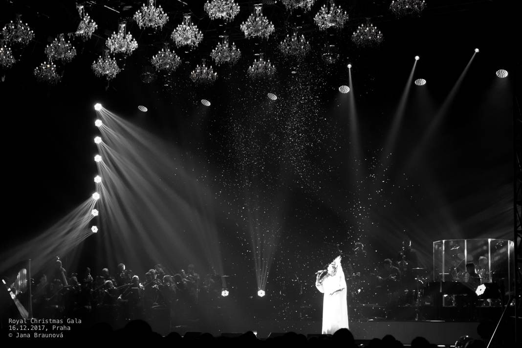Sarah Brightman vystoupila v rámci vánočního turné s Gregorian v pražské Tipsport aréně