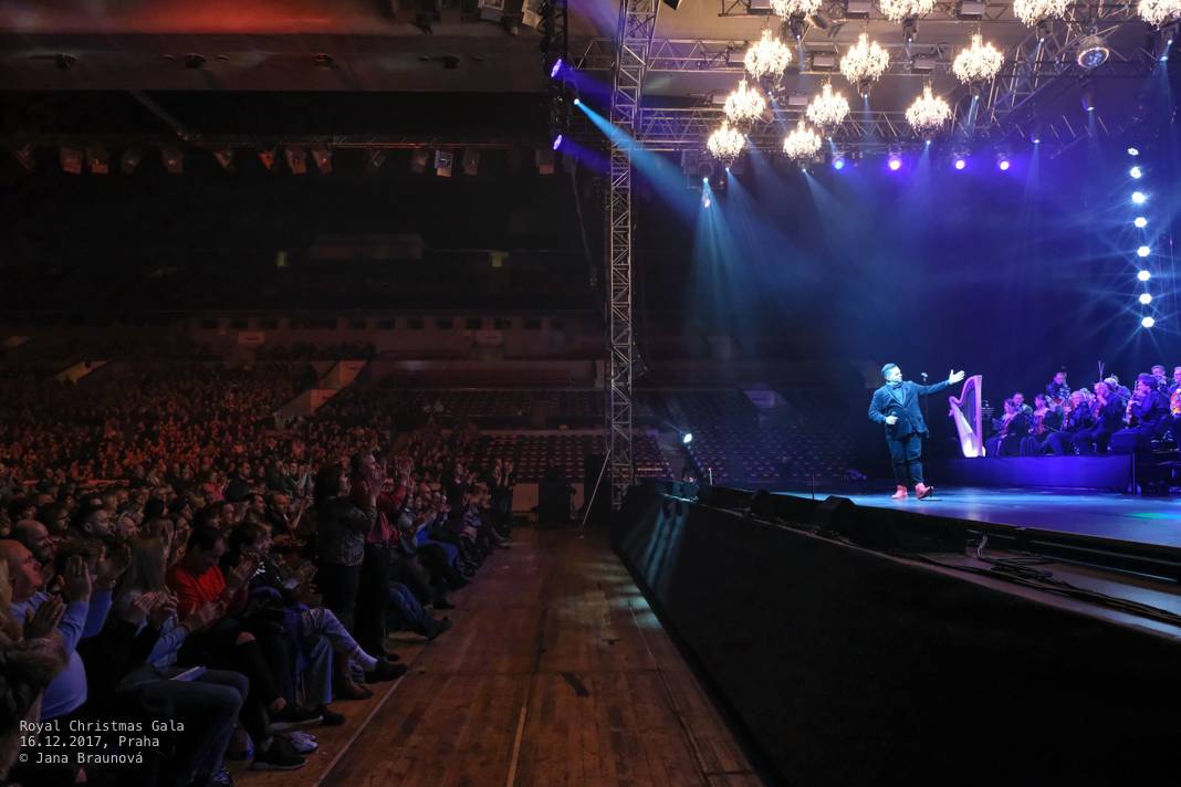 Sarah Brightman vystoupila v rámci vánočního turné s Gregorian v pražské Tipsport aréně