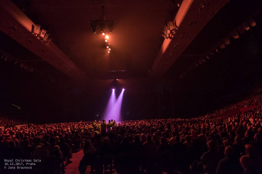 Sarah Brightman vystoupila v rámci vánočního turné s Gregorian v pražské Tipsport aréně