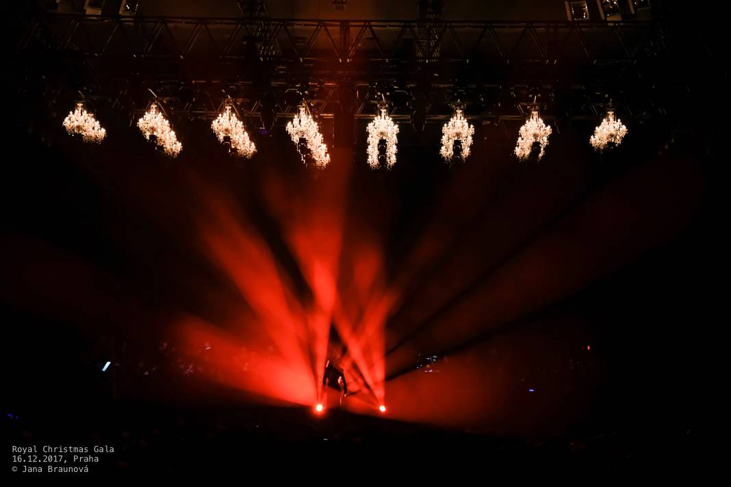 Sarah Brightman vystoupila v rámci vánočního turné s Gregorian v pražské Tipsport aréně