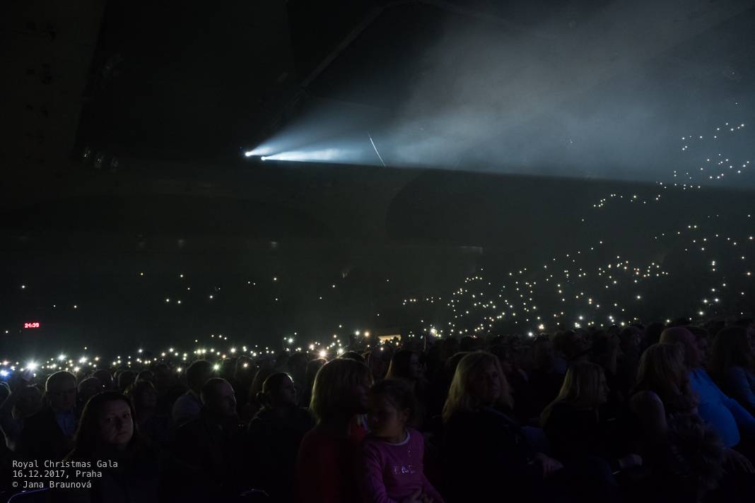 Sarah Brightman vystoupila v rámci vánočního turné s Gregorian v pražské Tipsport aréně