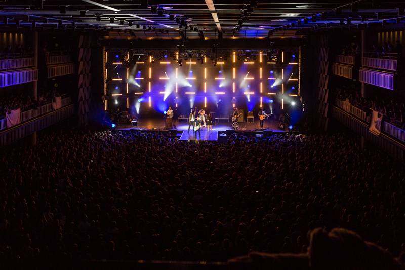 Jelen,  Kateřina Marie Tichá a Debbi, to je záruka zábavy a skvělé hudby. Potvrdilo se to ve Foru Karlín
