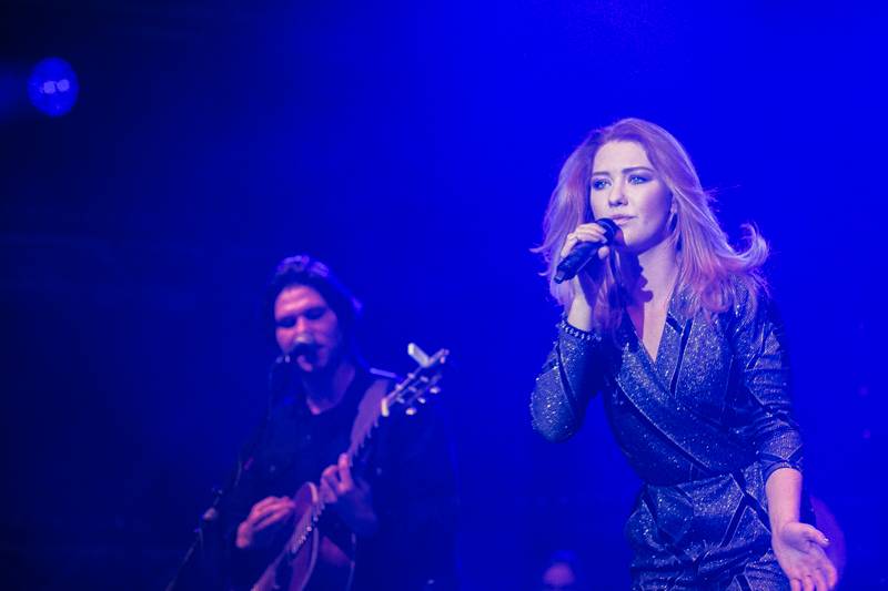 Jelen,  Kateřina Marie Tichá a Debbi, to je záruka zábavy a skvělé hudby. Potvrdilo se to ve Foru Karlín