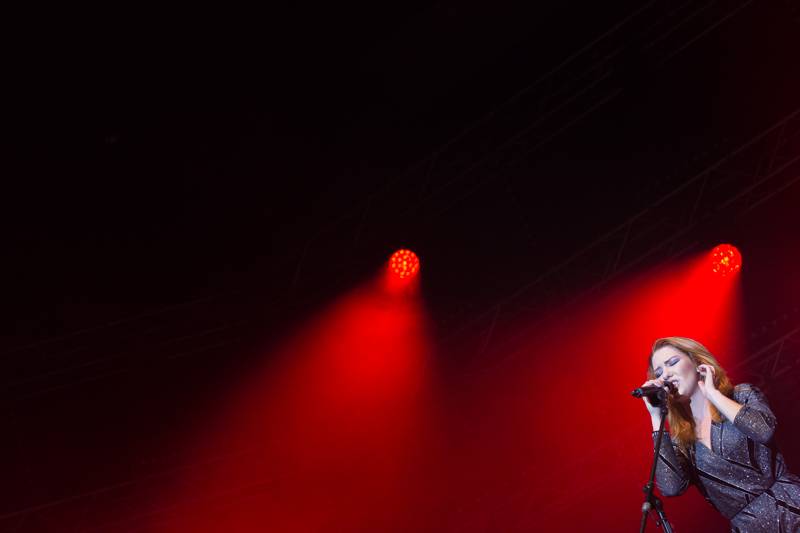 Jelen,  Kateřina Marie Tichá a Debbi, to je záruka zábavy a skvělé hudby. Potvrdilo se to ve Foru Karlín