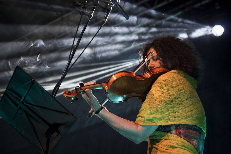 Iva Bittová, Lenka Dusilová a Monika Načeva: Unikátní spojení tří předních českých zpěvaček rozněžnilo Brno