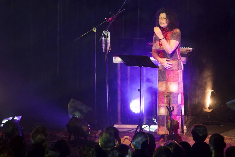 Iva Bittová, Lenka Dusilová a Monika Načeva: Unikátní spojení tří předních českých zpěvaček rozněžnilo Brno