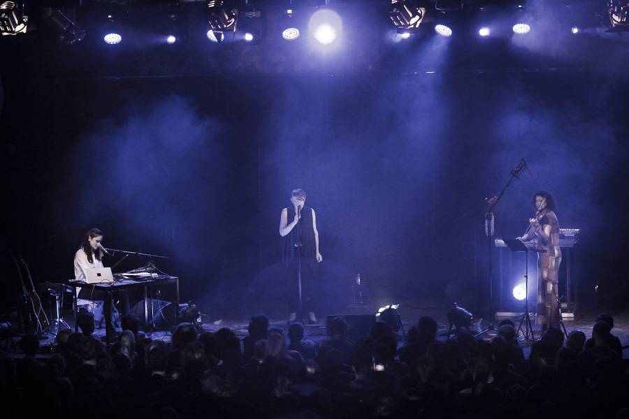 Iva Bittová, Lenka Dusilová a Monika Načeva: Unikátní spojení tří předních českých zpěvaček rozněžnilo Brno